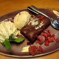 brownie with what we suspect is not the vegan ice cream at Hans Im Gluck - Rembrandtplein in Amsterdam