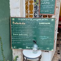 Board with daily specials at Nascente um Gosto de Sol in Belo Horizonte