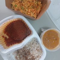 Eu amo a comida de lá mas acho que deveriam repensar no abuso de plásticos no delivery. at Nascente um Gosto de Sol in Belo Horizonte