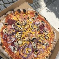 La Campiona (Mais anstatt Pfefferoni)  at Pizza Pinocchio in Vienna