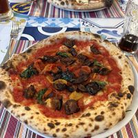 Pizza Sara mit Paprika und Aubergine   at Pizzeria Don Vincenzo in Gallipoli