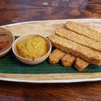 Fried tempeh with chili sauce at Mango in Bangkok