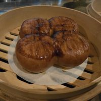 Monkey buns 8/10 at Men & Beasts in Los Angeles