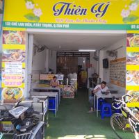 Looking in at Thiên Y in Ho Chi Minh City
