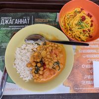Curry and salad at Jagannath - Kuznetsky Most in Moscow
