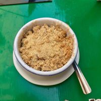Vegan apple crumble at L'eau Chaude - Het Warm Water in Brussels