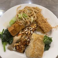 Choices  at Cháng ChūnTéng SùShí 常春藤素食 in Hualien