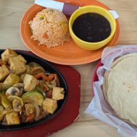 Fajitas de Tofu; plans except for the fajita medley which was just passing. at MX21 in Portland