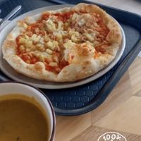 Pizza hawaiana   at Herbívoro -  Av. Suba in Bogota