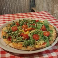Pizza vegana at Pizzeria Lav in Opština Budva
