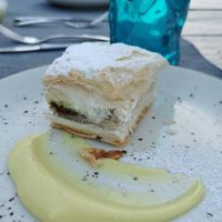 Millefoglie mit dunkler Schokolade und Galiano custard at Villa Vegana in Mallorca