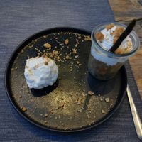 Dessert: Äppelkaka: cake with caramelized apples & vanilla ice cream at Villa Vegana in Mallorca