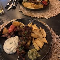 Souvlaki mit Tzaziki  at Villa Vegana in Mallorca