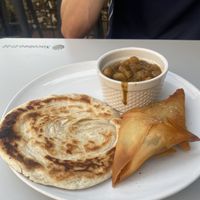 Extra veg samosas, bread and curry   at Camino Curry in Santiago De Compostela