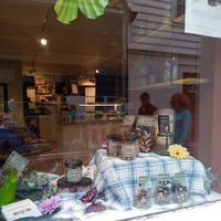 Filled chocolate balls, chocolate sticks, jam, etc at Chili Chocolate in Rogaland