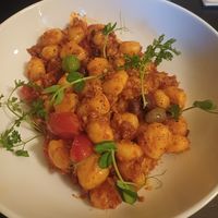 Tages-Gnocci mit ve-’Nduja & Oliven
(ve-’Nduja · Romello Tomaten · Taggiasca-Oliven · Cremige Seidentofu-Sahne · Kräuter) (29.08.2025) at Soul Kitchen House in Berlin