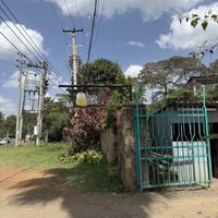 Sign from the road - cross the parking place on the right and you will arrive at the restaurant  at Lava Latte in Nairobi