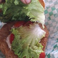 Crujiente y apetitosa la milanesa 👌🏻❤️, y de buen tamaño la torta at Plant Neta Cafe in Puebla