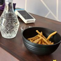 Como pedí para llevar, me ofrecieron agüita y churritos de cortesía en lo que estaba mi orden. Muy amables los dueños 😅🫶🏻🎄 at Plant Neta Cafe in Puebla