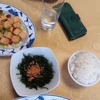 Steamed rice and crispy seaweed at Hey Hey Vegan Cuisine in Sale