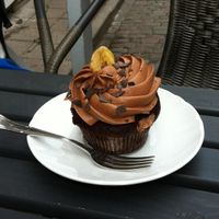 chocolate cupcake at Vegan Restoran V in Tallinn