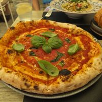 Pizza marinara at La Bocca in Hvar