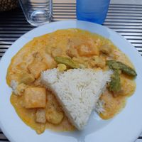 Curry with soy protein and vegetables at Tast i mes Natural in Barcelona