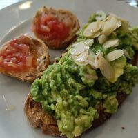 Vegan abocado toast with almonds at Tast i mes Natural in Barcelona