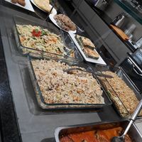 La selección de platos del día. Aparte había 4 ensaladas distintas at Tast i mes Natural in Barcelona