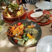 Vegan Nachos Natura, Lentil Salad and special bread with vegan aioli at Temple Natura in Mallorca