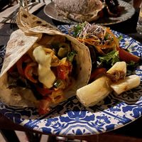 Burger mit veganem Hähnchen   at Temple Natura in Mallorca
