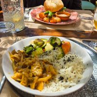 Vegan Chef Special Burger & Curry at Temple Natura in Mallorca