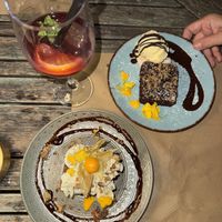 Carrot cake und bronwie mit Eis   at Temple Natura in Mallorca