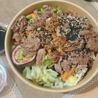 vegan poke bowl with pulled chicken  at Kuma Hawaiian Poke & Sushi Burrito in Bari