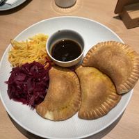 Piroggen Kartoffel Erbse Curry 13,50€  at Cafe Stern in Linz