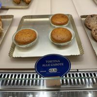 Vegan carrot cake  at bar italico in Toscana