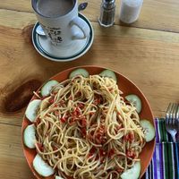 garlic pasta with olive oil and sweet pepper, very nice! (ask for no parmesan), hot chocolate with almond milk tasted a bit weird/old  at Mayachik in San Juan La Laguna