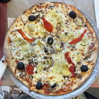 Pizza vegetal  at KAIROS restaurant in Catalunya