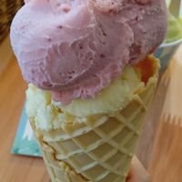 Rosa Damascena [base de morango] e Époque Tropical [base de caju] at Sorveteria Granado Verão in Rio De Janeiro