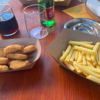 Vegan nuggets and fries   at Bur+ in Pakostane