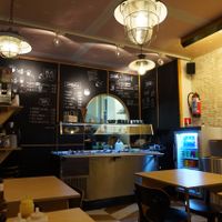 Cosy and modern interior of Falafel Tof at Falafel Tof in Antwerpen