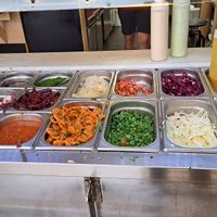 The choice of vegetables at Falafel Tof in Antwerpen