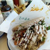 Meal deal: sandwich, drink and fries at Falafel Tof in Antwerpen