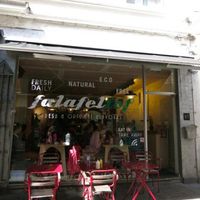 The front of the shop at Falafel Tof in Antwerpen