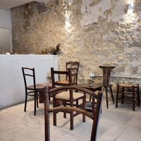 Eat-in space at VESTIGES in Paris