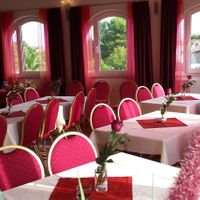 the restaurant at Pension Cherry Blossom in Liznjan