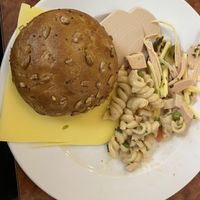 Frühstück, Salate, verschiedener Aufschnitt at Hotel Nicolay in Zeltingen-rachtig