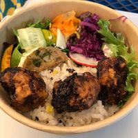 Vegan kara-age set meal with fresh veggies and rice at Cafe Kotonaki - コトナキ カフェ in Himeji