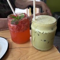 Mojito con fresa y macha  at Arewa  in Chihuahua