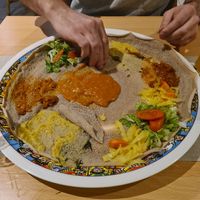 Habe zu spät daran gedacht ein Foto zu machen deshalb schon halb aufgegessen hehe at Äthiopien Restaurant  in Tirol